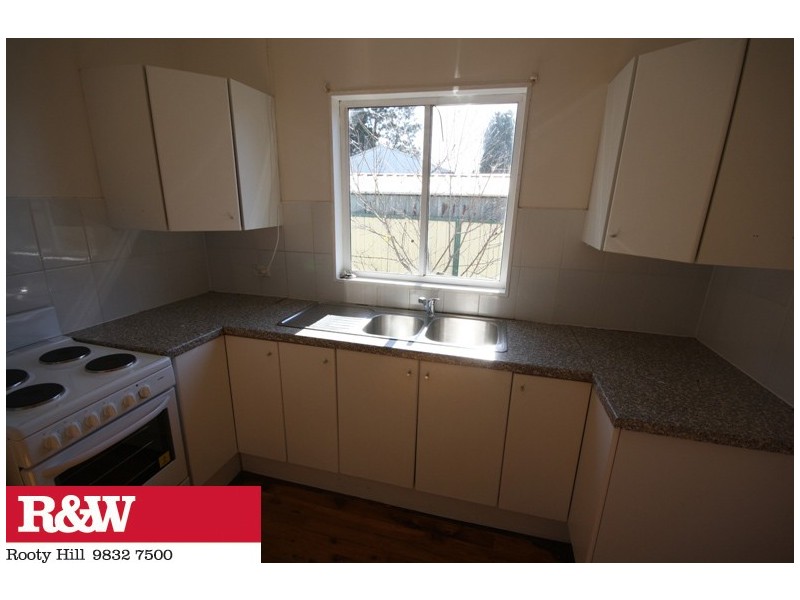 9 MELBOURNE STREET, Oxley Park NSW 2760