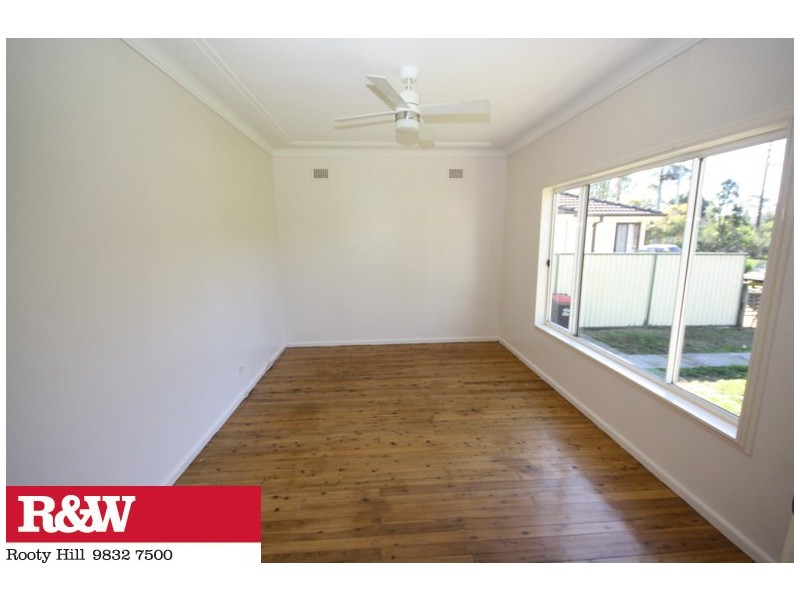 9 MELBOURNE STREET, Oxley Park NSW 2760