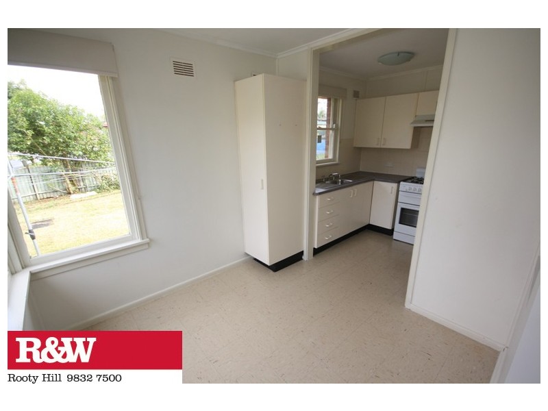 42 ELLENGOWAN CRESCENT, Whalan NSW 2770