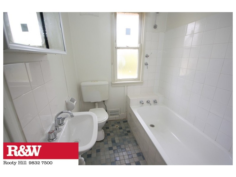 42 ELLENGOWAN CRESCENT, Whalan NSW 2770