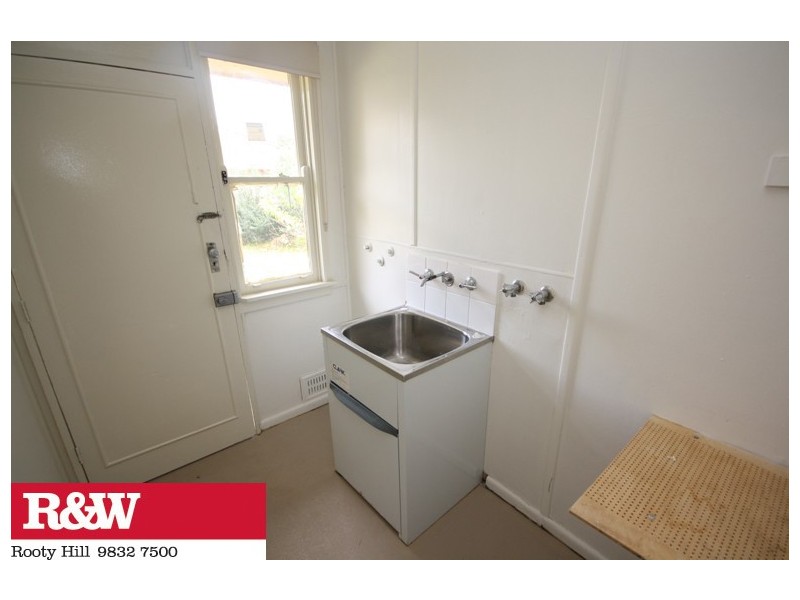 42 ELLENGOWAN CRESCENT, Whalan NSW 2770