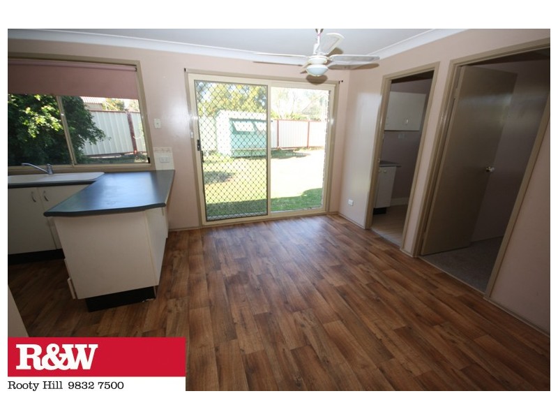 8A THOMPSON AVENUE, Oxley Park NSW 2760