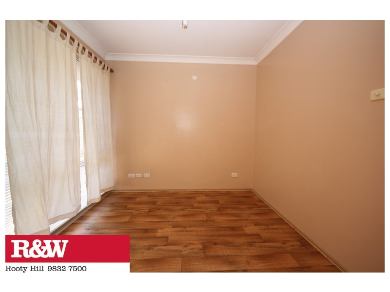 8A THOMPSON AVENUE, Oxley Park NSW 2760