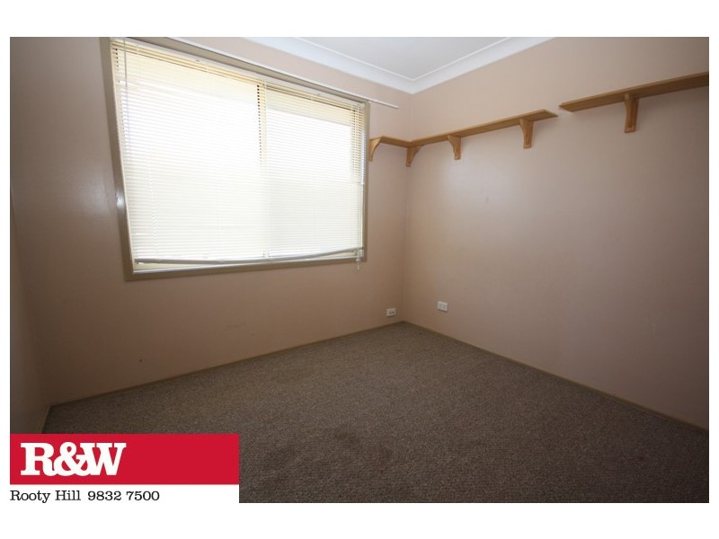 8A THOMPSON AVENUE, Oxley Park NSW 2760