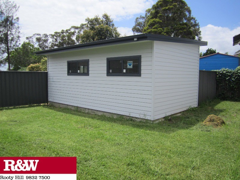 17A FORRESTER ROAD, Lethbridge Park NSW 2770