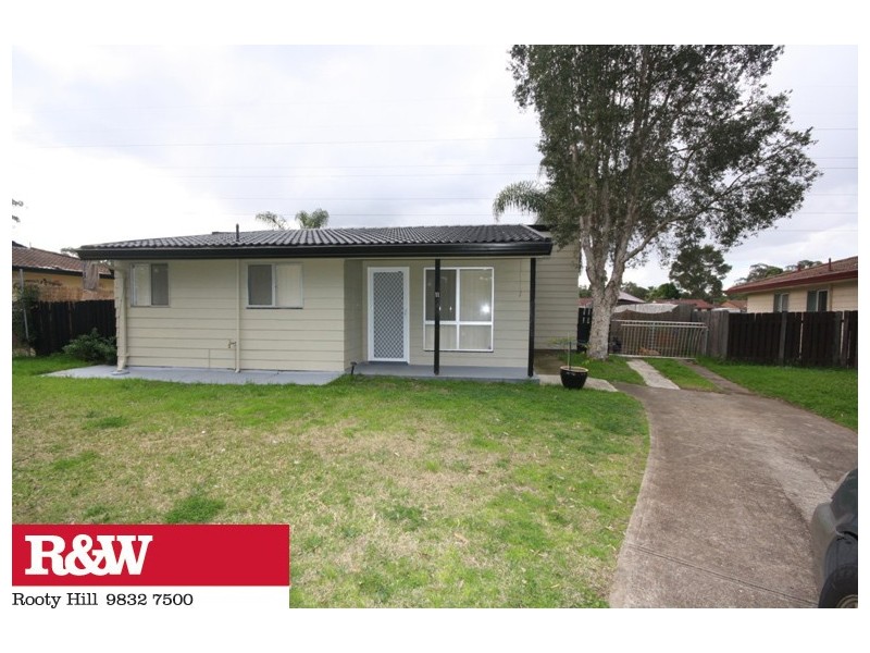 11 HAMMON AVENUE, Doonside NSW 2767