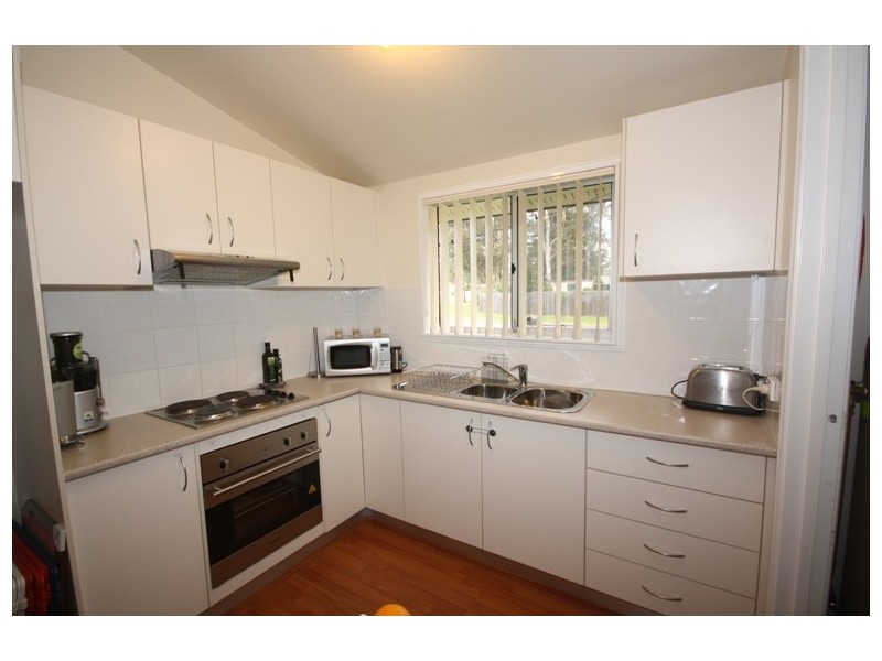 11 HAMMON AVENUE, Doonside NSW 2767