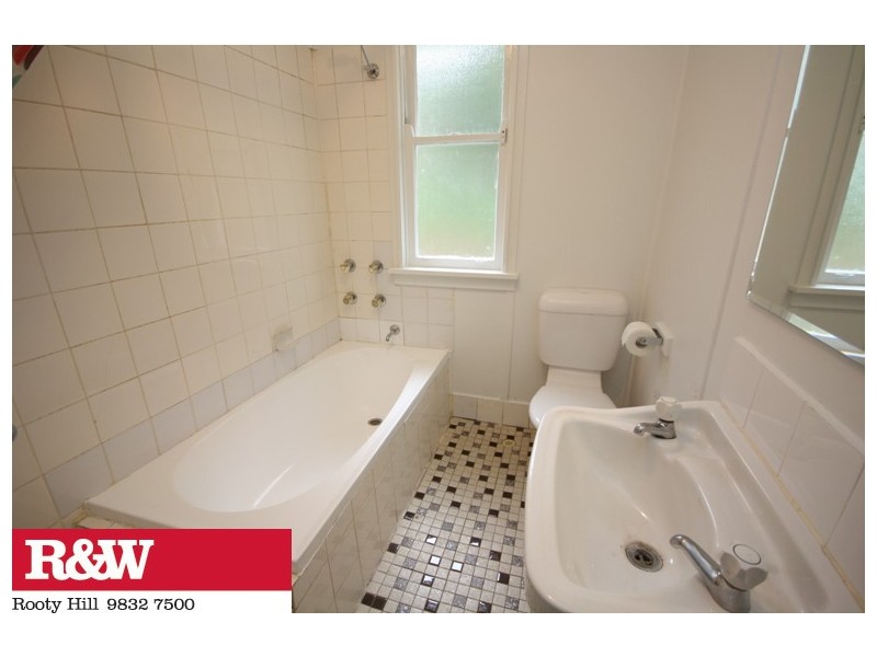 60 LUCENA AVENUE, Lethbridge Park NSW 2770