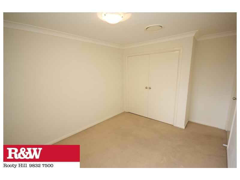 17 BOND PLACE, Oxley Park NSW 2760
