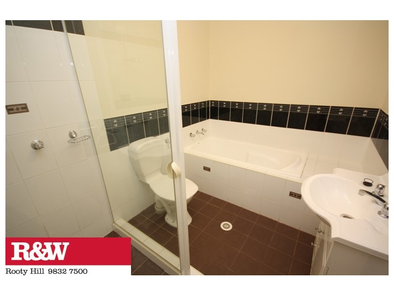 17 BOND PLACE, Oxley Park NSW 2760