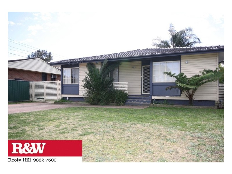 27 GRIFFITH STREET, St Marys NSW 2760