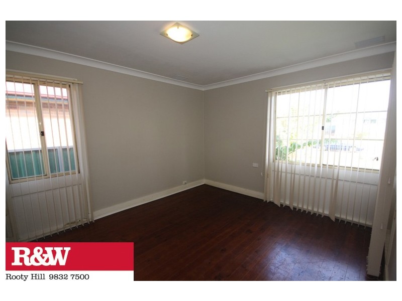 27 GRIFFITH STREET, St Marys NSW 2760