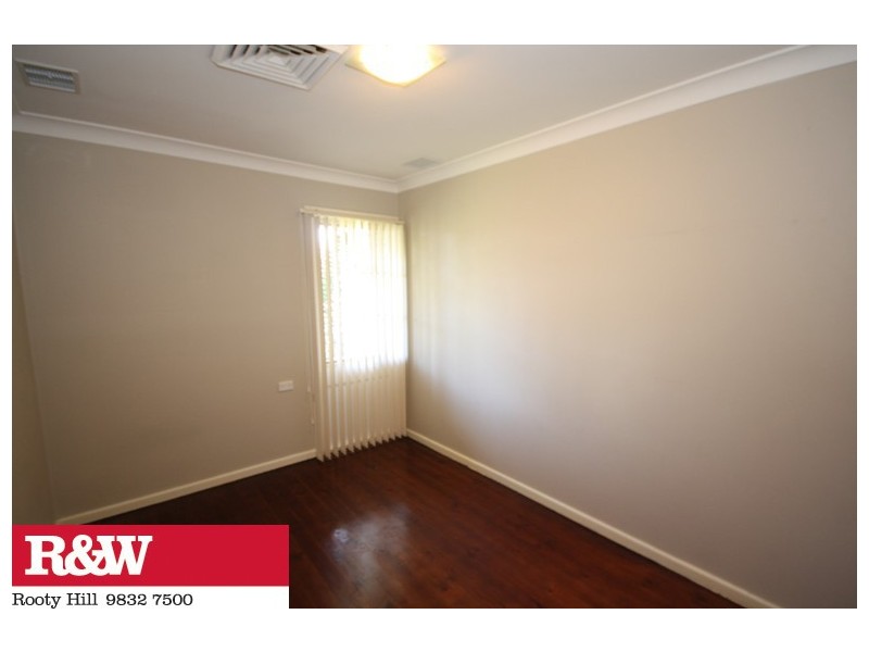 27 GRIFFITH STREET, St Marys NSW 2760