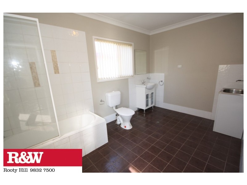 27 GRIFFITH STREET, St Marys NSW 2760