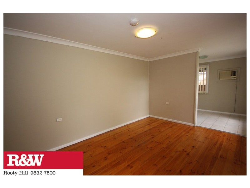 39 LINGAYEN AVENUE, Lethbridge Park NSW 2770