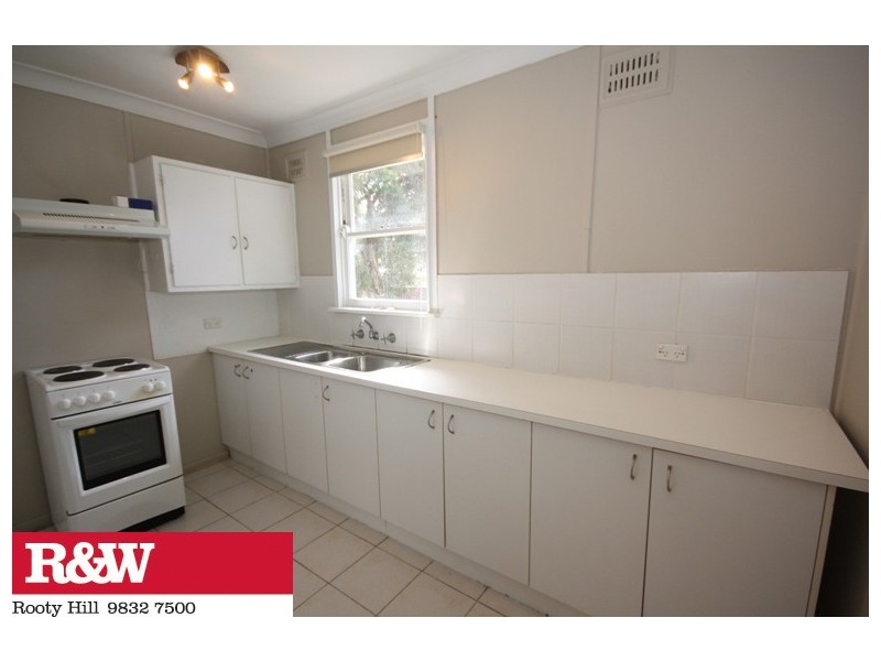 39 LINGAYEN AVENUE, Lethbridge Park NSW 2770