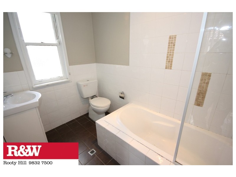 39 LINGAYEN AVENUE, Lethbridge Park NSW 2770