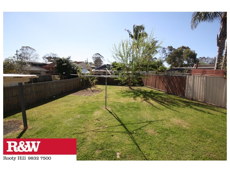 42 IDRIESS CRESCENT, Blackett NSW 2770