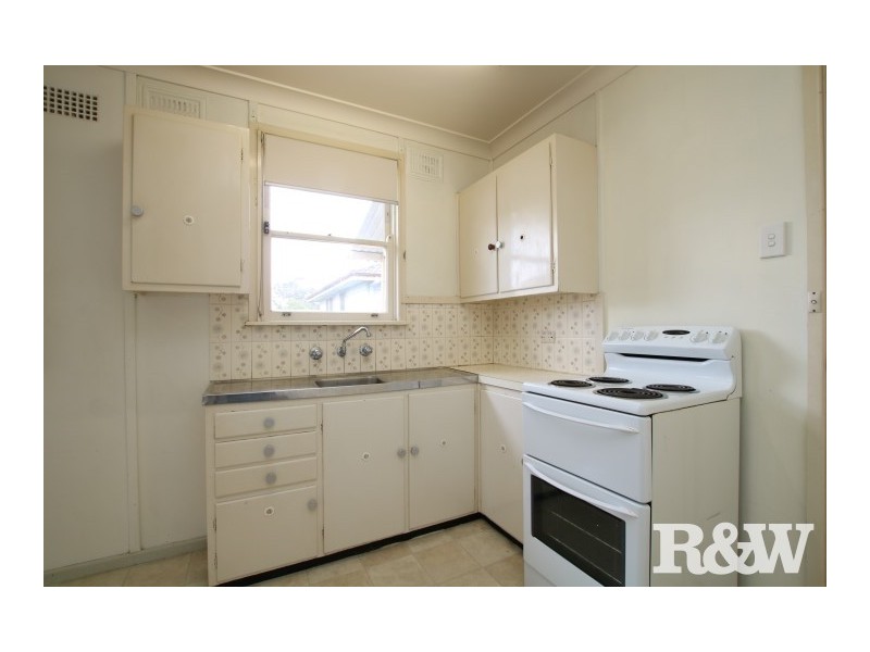 16 Tasman Avenue, Lethbridge Park NSW 2770