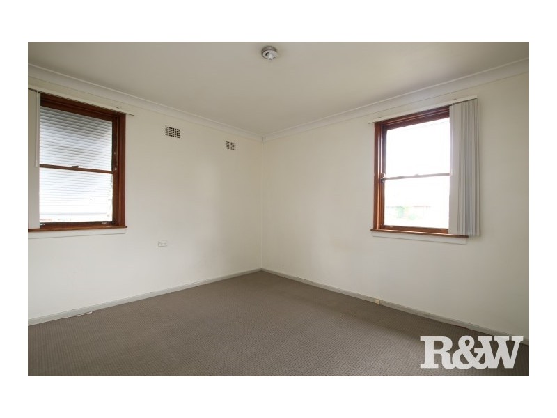 16 Tasman Avenue, Lethbridge Park NSW 2770