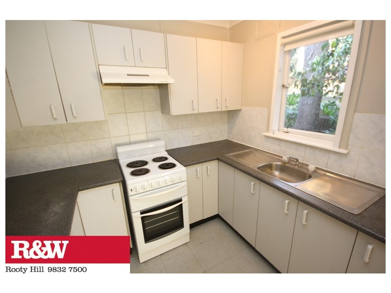 41 LINGAYEN AVENUE, Lethbridge Park NSW 2770