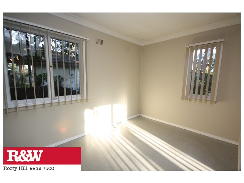 41 LINGAYEN AVENUE, Lethbridge Park NSW 2770