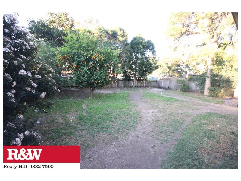 41 LINGAYEN AVENUE, Lethbridge Park NSW 2770