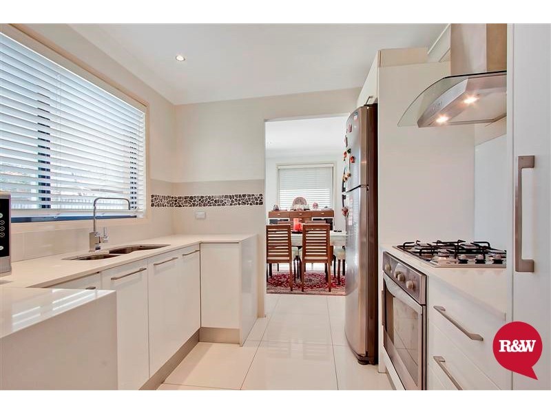 16 Dryden Avenue, Oakhurst NSW 2761