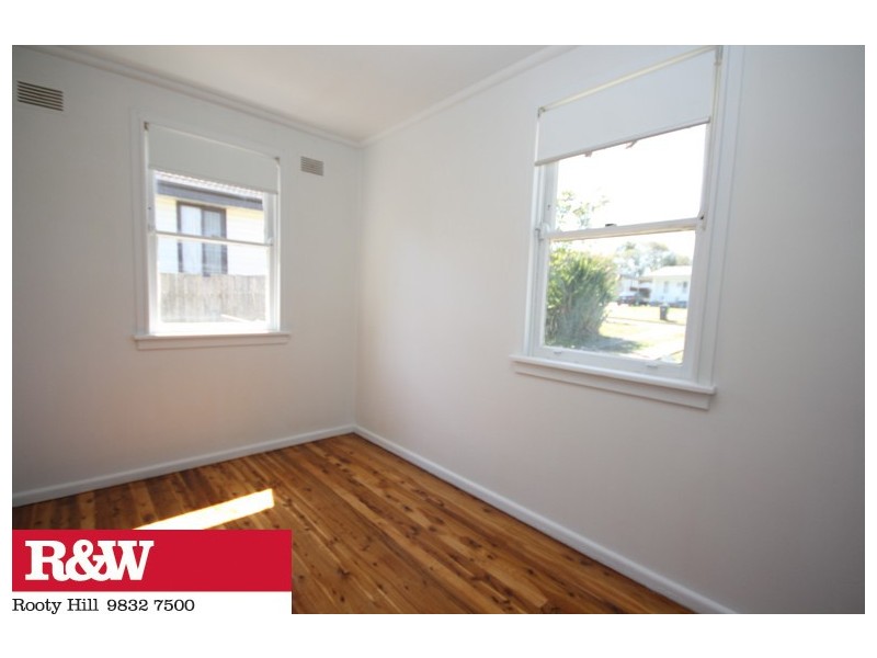 29 CEDAR CRESCENT, North St Marys NSW 2760