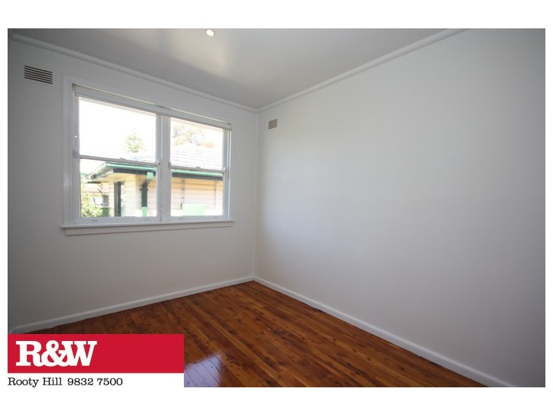 29 CEDAR CRESCENT, North St Marys NSW 2760