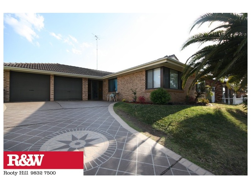 13 COOWARRA DRIVE, St Clair NSW 2759