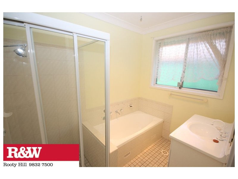 18 ATHENS AVENUE, Hassall Grove NSW 2761