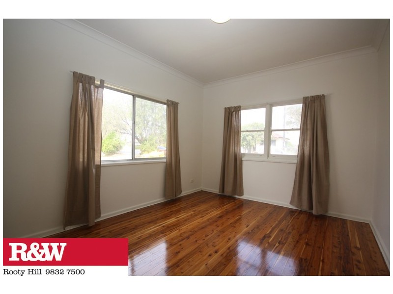 5 OMAROO AVENUE, Doonside NSW 2767