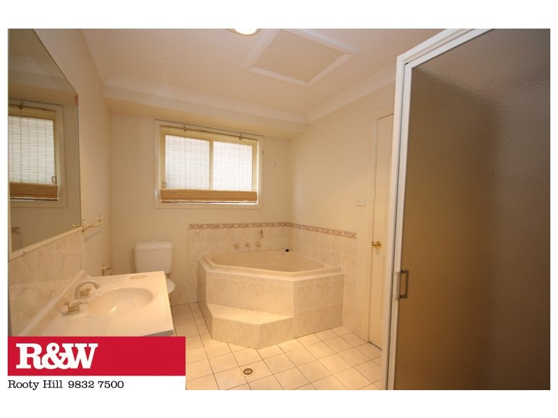 9 GLENROBEN PLACE, Mount Druitt NSW 2770