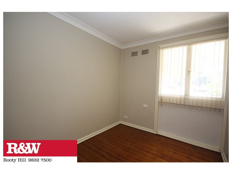 1 SANDAKAN CRESCENT, Lethbridge Park NSW 2770