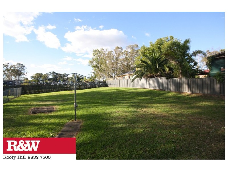 11 SADDINGTON STREET, St Marys NSW 2760