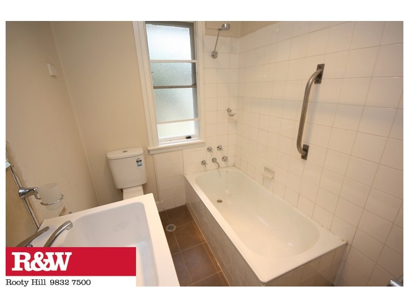 29 NELLA DAN AVENUE, Tregear NSW 2770