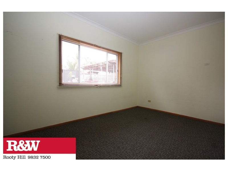 13 MUSTANG AVENUE, St Clair NSW 2759