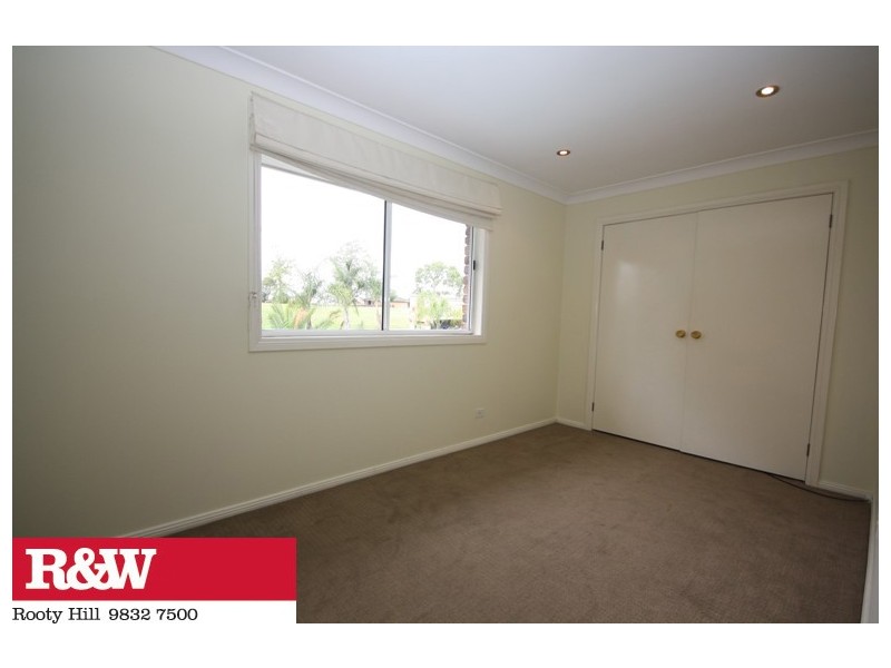 13 MUSTANG AVENUE, St Clair NSW 2759