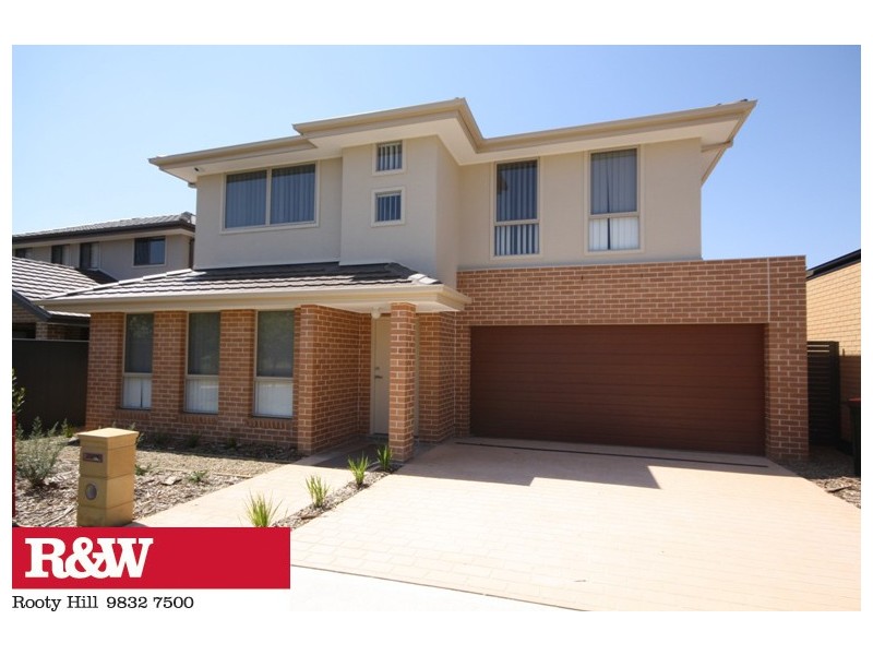 12 McINTYRE STREET, Ropes Crossing NSW 2760