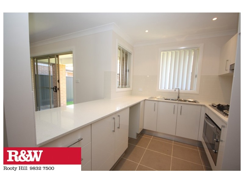 12 McINTYRE STREET, Ropes Crossing NSW 2760