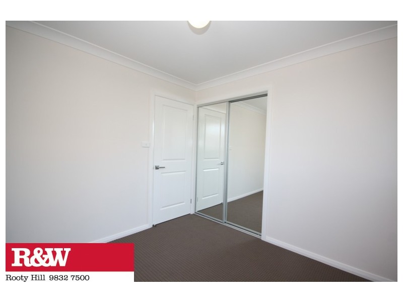12 McINTYRE STREET, Ropes Crossing NSW 2760