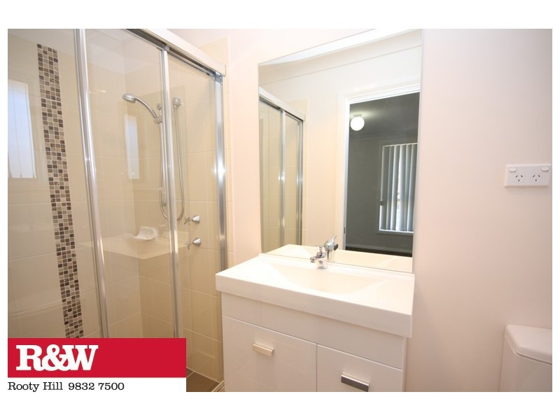 12 McINTYRE STREET, Ropes Crossing NSW 2760
