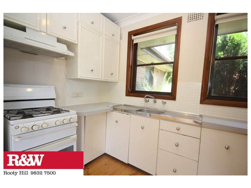 4 BANARO AVENUE, Whalan NSW 2770