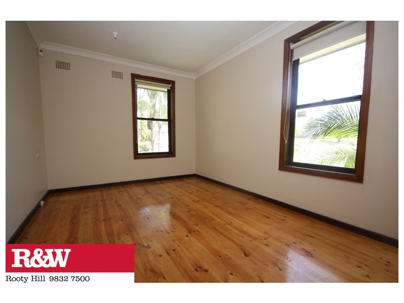 4 BANARO AVENUE, Whalan NSW 2770