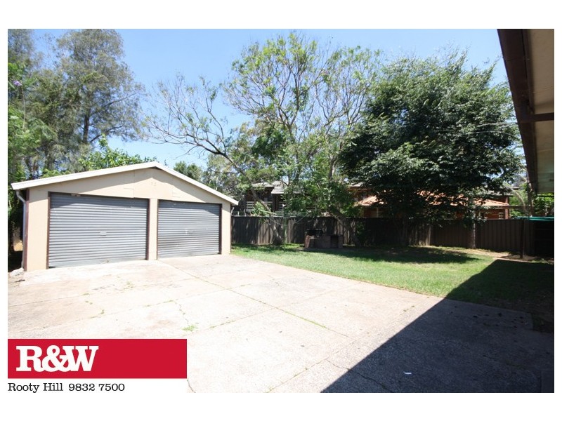 4 BANARO AVENUE, Whalan NSW 2770