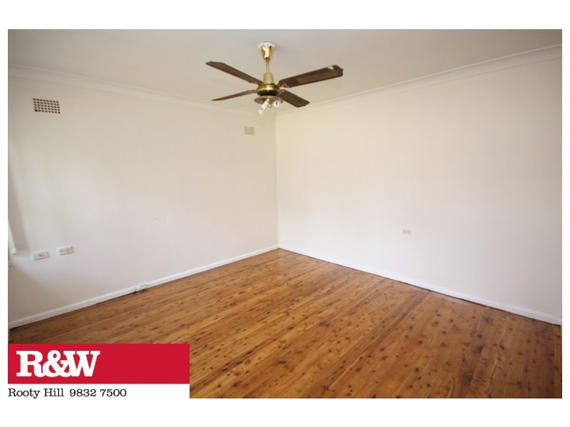4 MAGGA DAN AVENUE, Tregear NSW 2770