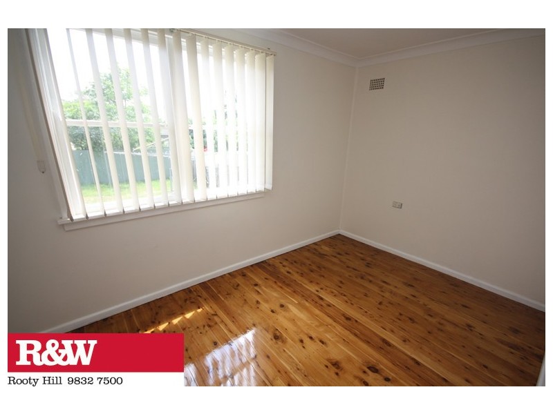 4 MAGGA DAN AVENUE, Tregear NSW 2770