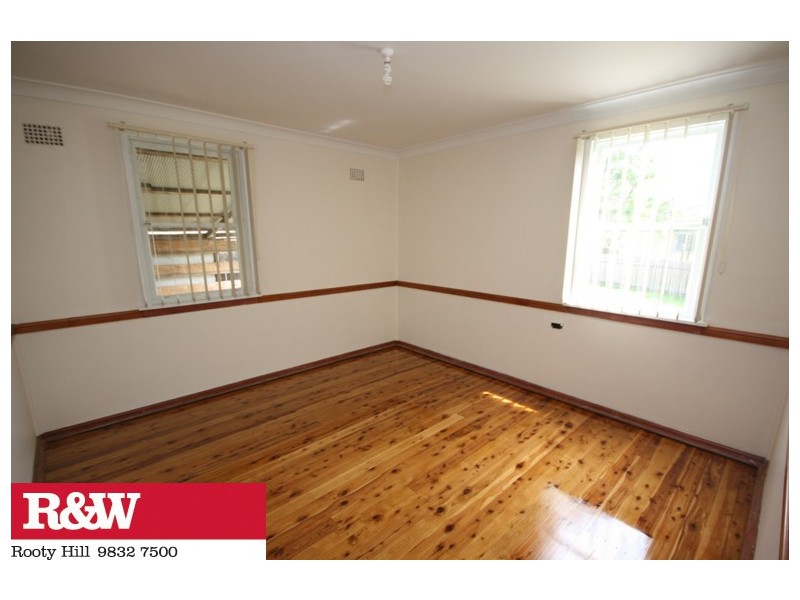 4 MAGGA DAN AVENUE, Tregear NSW 2770
