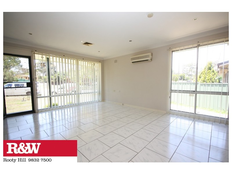 32 DISCOVERY AVENUE, Willmot NSW 2770